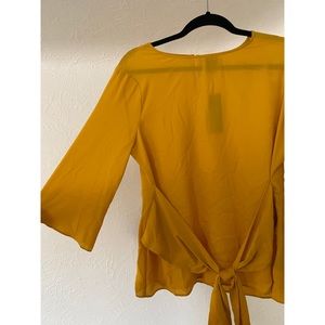 NWT front tie mustard top